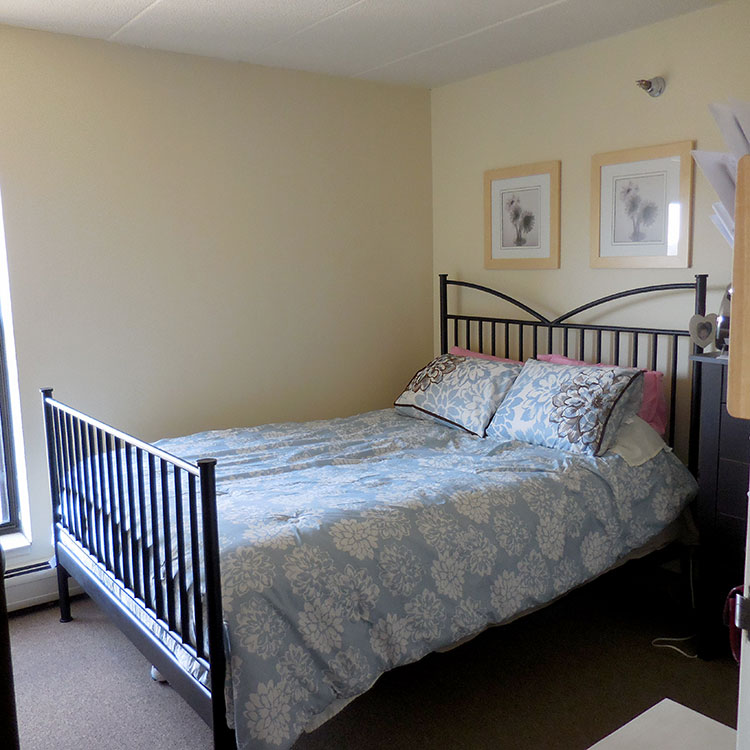 Cedar Village of Schaumburg North Bedroom