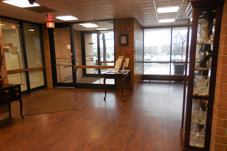 Cedar Village of Schaumburg South Lobby